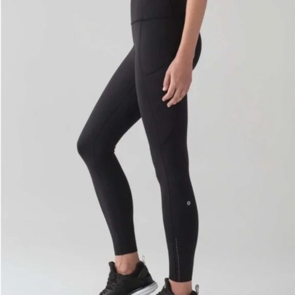 Lululemon Fast and Free High Rise Tight 25” 2017 Black Size 6 Nulux Pockets EUC - Picture 2 of 11